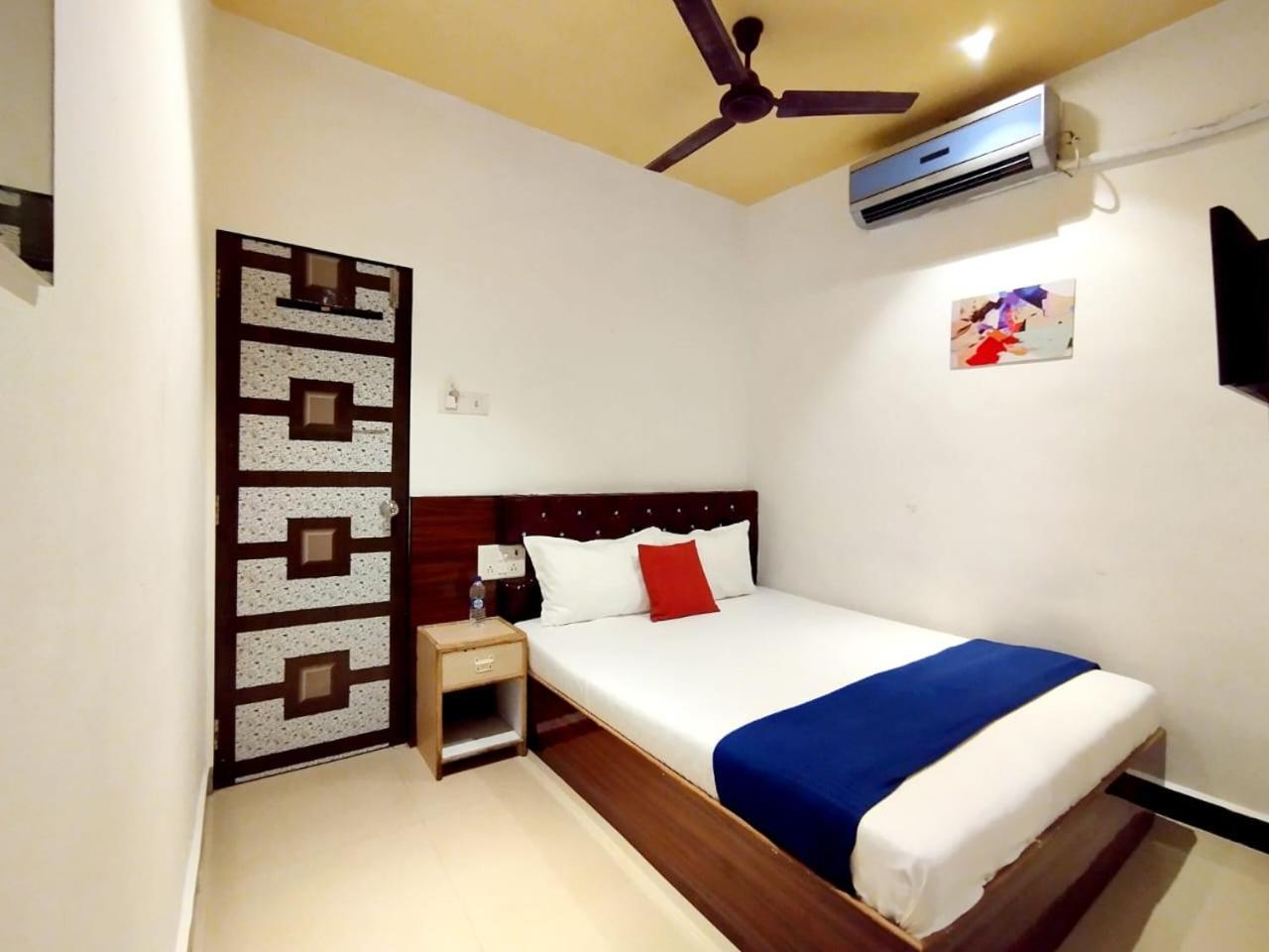 Hotel Aspen Мумбай Екстериор снимка